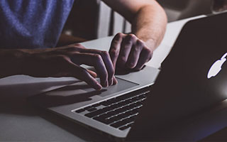 开云体育APP下载-CBA｜张庆鹏感慨队员无交流：希望撕掉面具放下光环